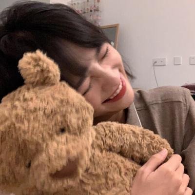 虚拟小姐在看着你